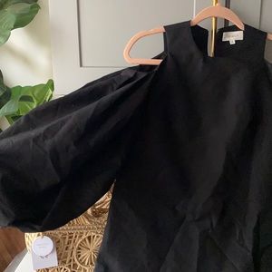 ❤️… ISA ARFEN Black Cold Shoulder Dress